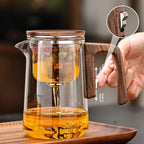 Magnetic absorption tea water separation teapot